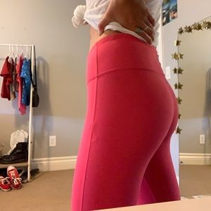 pink crop leggings!